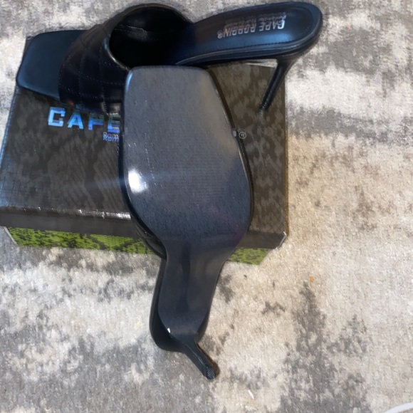 Cape Robbin Stitch Quilted High Heels, Sz. 11 - Picture 4 of 6